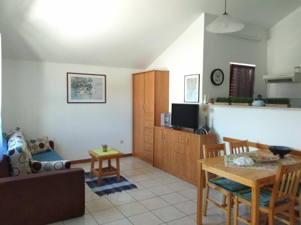 Apartman Garma Rovigno Esterno foto