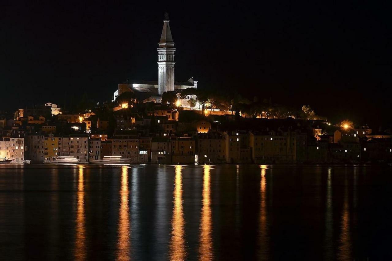 Apartman Garma Rovigno Esterno foto