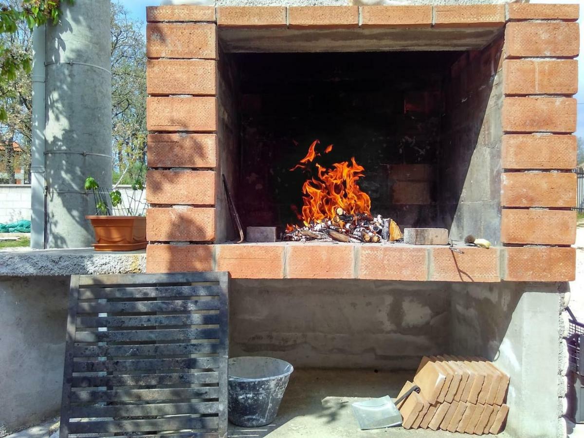 Apartman Garma Rovigno Esterno foto